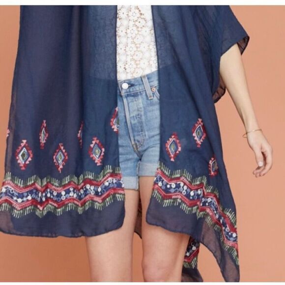 Summer & Rose women’s Embroidered navy blue kimono, 35.4 x 66.9. - Picture 3 of 7